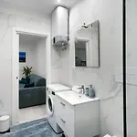Ampolla House Apartamento *