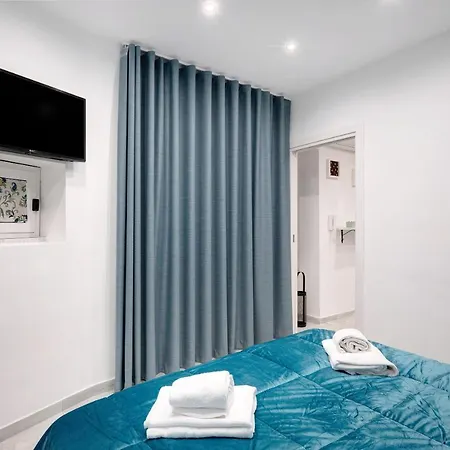 Ampolla House Apartmán